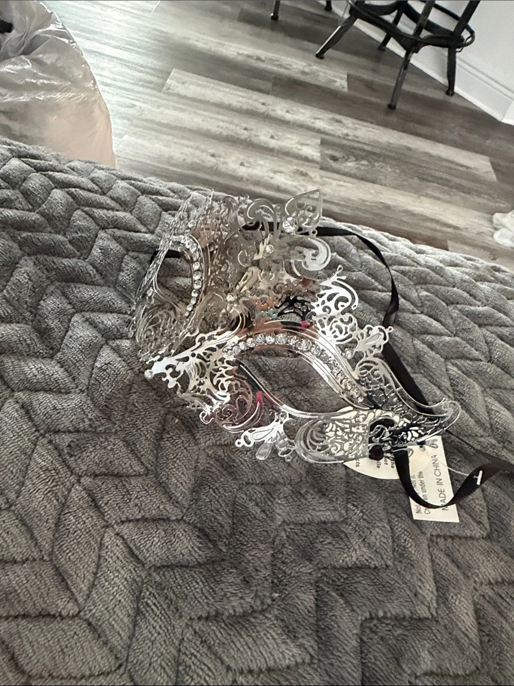 Elegant Silver Filigree Masquerade Face Mask